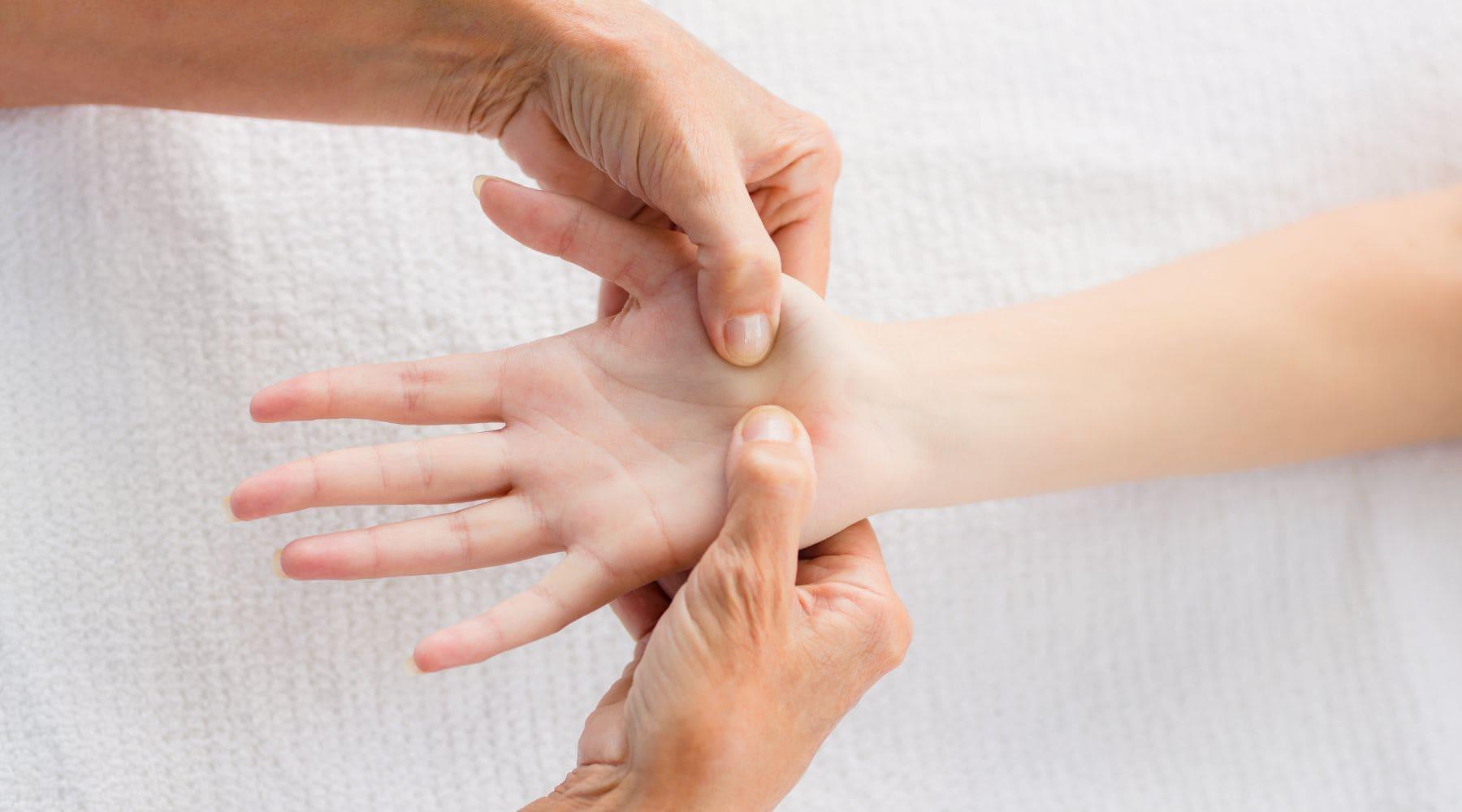 hand acupressure points