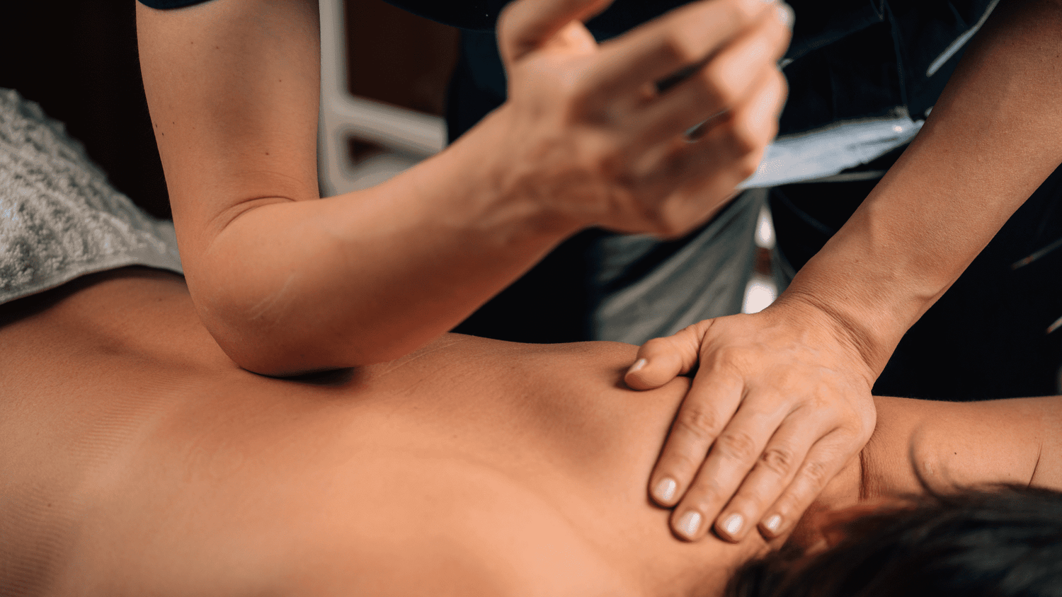 what is a deep tissue massage